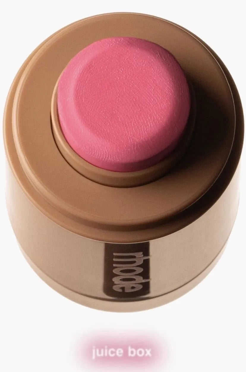 Soft, Plump & Irresistible Lips! 
Treat your lips to intense hydration with this peptide lip treatment. The silky formula helps keep lips soft, smooth, and glossy while enhancing their natural beauty with a healthy, juicy sh