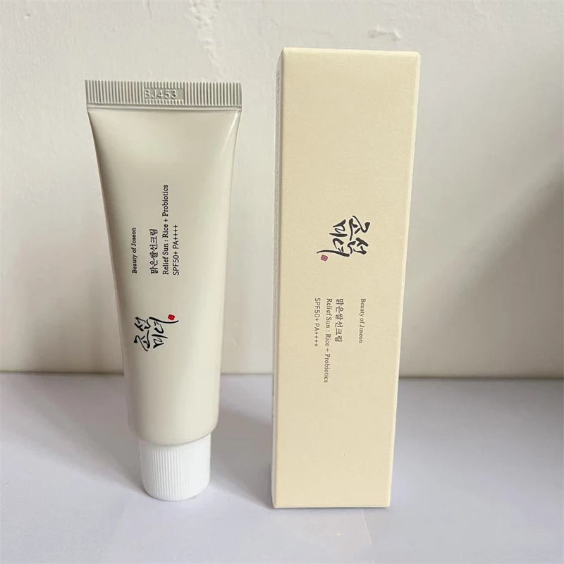 Beauty of Joseon Relief Sun SPF50+ PA++++ – 50ml

Lightweight Korean sunscreen with Rice Extract & Probiotics that provides broad-spectrum UV protection while hydrating and soothing the skin. Leaves no white cast, absorbs q