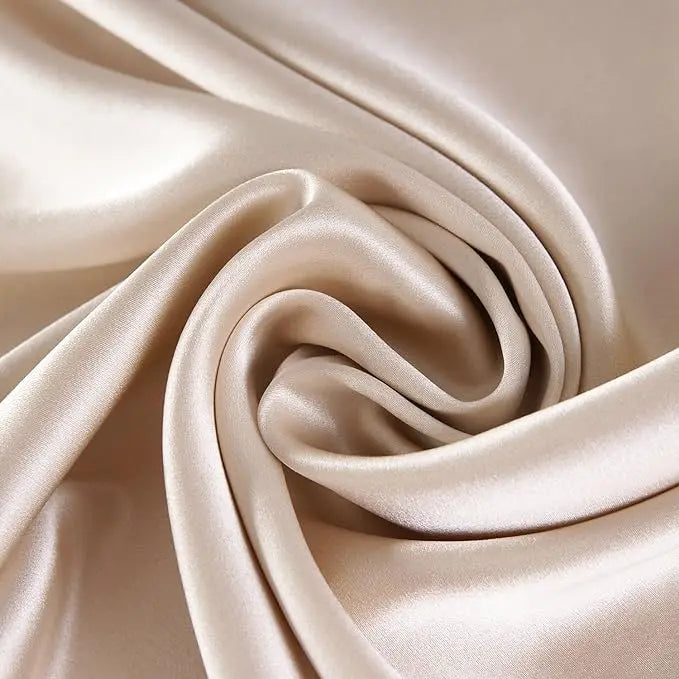 100% Natural Mulberry Silk Pillowcase – 19 Momme Luxury Silk

Experience the beauty of luxury sleep with our 100% Natural Mulberry Silk Pillowcase. Made from premium 19 Momme silk, it offers a soft, smooth, and elegant touc