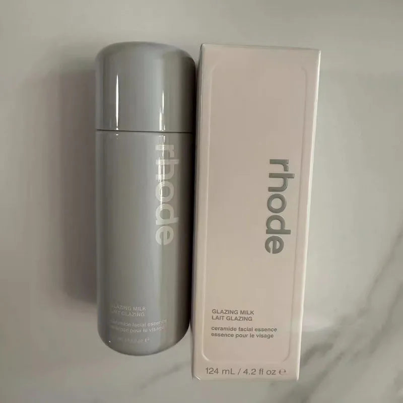 Soft, Plump & Irresistible Lips! 
Treat your lips to intense hydration with this peptide lip treatment. The silky formula helps keep lips soft, smooth, and glossy while enhancing their natural beauty with a healthy, juicy sh